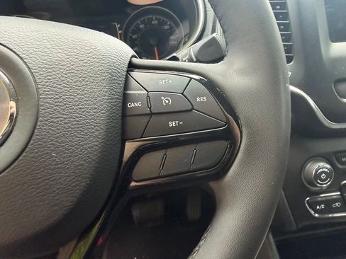 Used 2021 Jeep Cherokee Latitude Plus AWD/4WD image 20