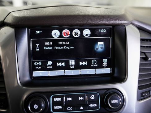 Used 2018 Chevrolet Suburban LT image 18