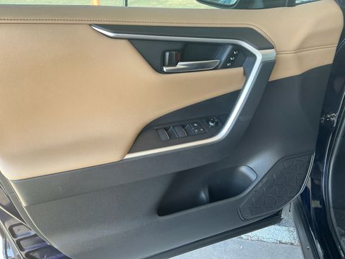 Certified 2020 Toyota RAV4 Limited w/ Limited Grade Weather Package AWD/4WD image 13