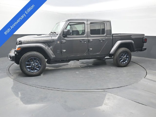 New 2026 Jeep Gladiator Sport AWD/4WD image 2