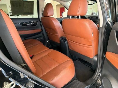 Used 2019 Nissan Rogue SL w/ Premium Package FWD image 13