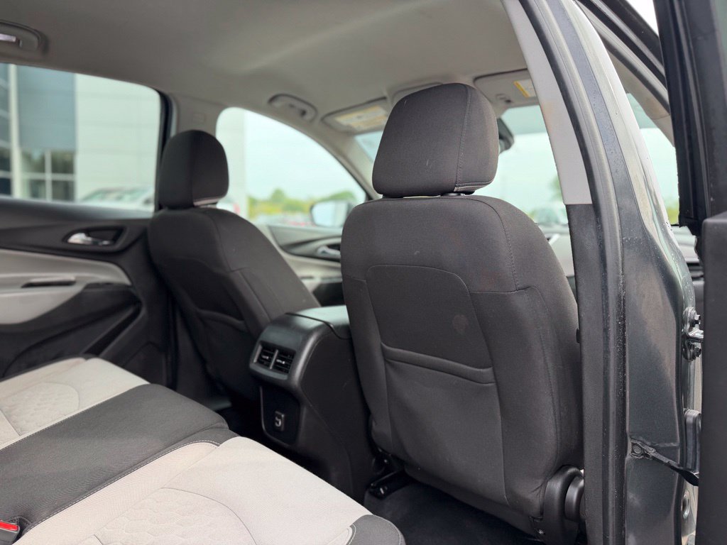 Used 2021 Chevrolet Equinox LS FWD image 12