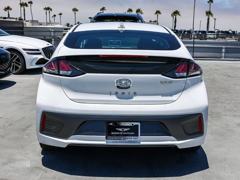 Used 2020 Hyundai Ioniq Limited FWD image 5