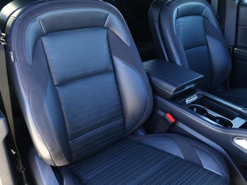 Used 2024 Lincoln Nautilus Reserve w/ Equipment Group 202A image 19