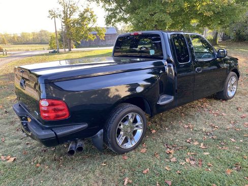 Used 2000 Ford F150 Harley-Davidson RWD image 3