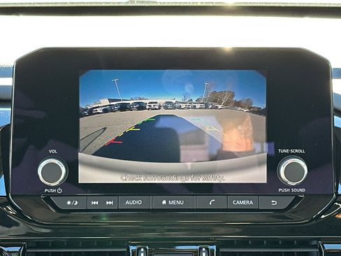 New 2025 Nissan Pathfinder SV w/ SV Premium Package image 31