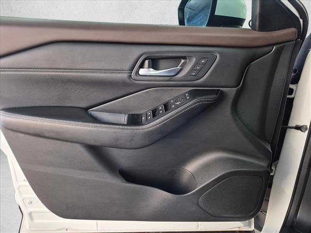 Used 2023 Nissan Rogue SL w/ SL Premium Package AWD/4WD image 11