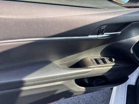 Used 2023 Toyota Camry SE FWD image 18