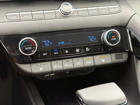 Certified 2026 Hyundai Elantra Limited FWD image 16