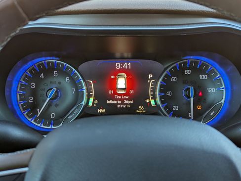 Used 2019 Chrysler Pacifica Limited image 21