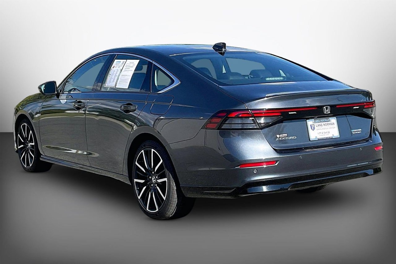Used 2023 Honda Accord Touring image 6
