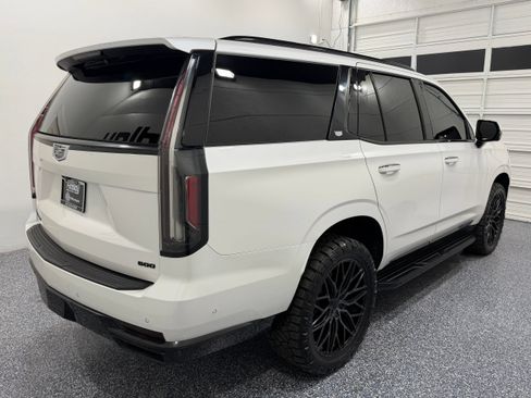 Used 2023 Cadillac Escalade Premium Luxury AWD/4WD image 7