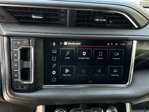 Used 2022 GMC Yukon XL Denali w/ Denali Premium Package AWD/4WD image 24