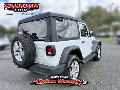 Used 2022 Jeep Wrangler Sport AWD/4WD image 3
