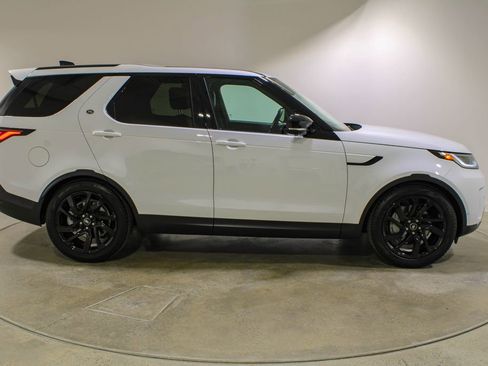 Used 2025 Land Rover Discovery S AWD/4WD image 6