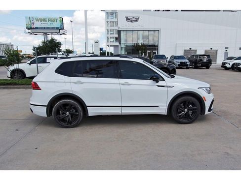 Used 2024 Volkswagen Tiguan SE R-Line image 7