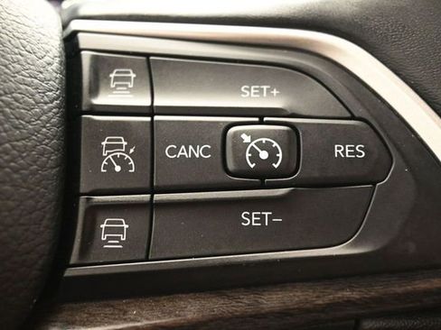 Used 2022 Jeep Grand Cherokee L Limited RWD image 22