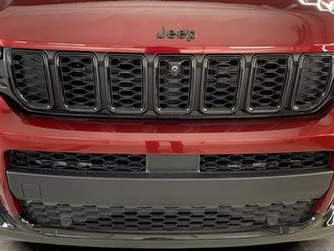 Used 2025 Jeep Grand Cherokee L Limited w/ Luxury Tech Group II RWD image 10