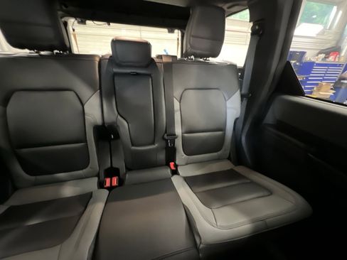 New 2024 Ford Bronco Black Diamond w/ Sasquatch Package image 10