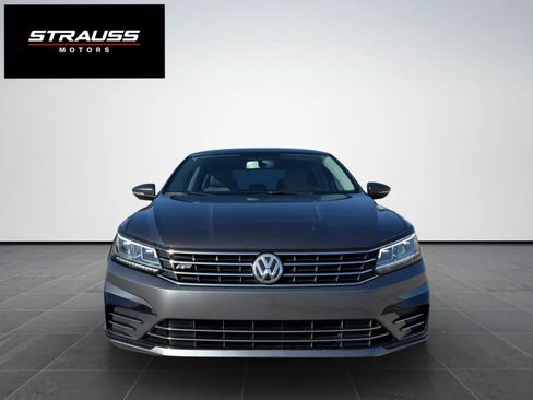Used 2017 Volkswagen Passat 1.8T R-Line w/ R-Line Lighting Package image 3