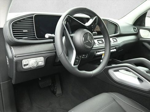 Certified 2026 Mercedes-Benz GLS 450 4MATIC image 10