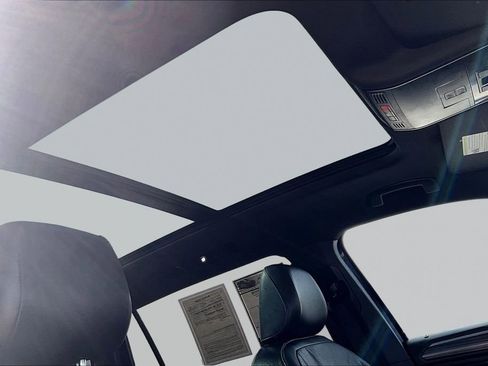 Used 2022 Volkswagen Tiguan SEL R-Line image 28