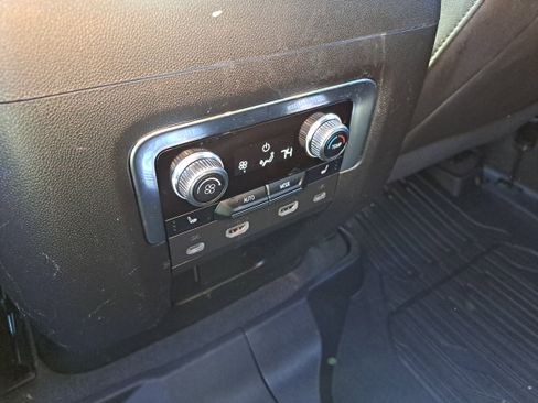 Used 2023 GMC Yukon AT4 w/ AT4 Premium Package image 11