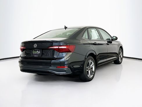 Used 2024 Volkswagen Jetta SE image 9