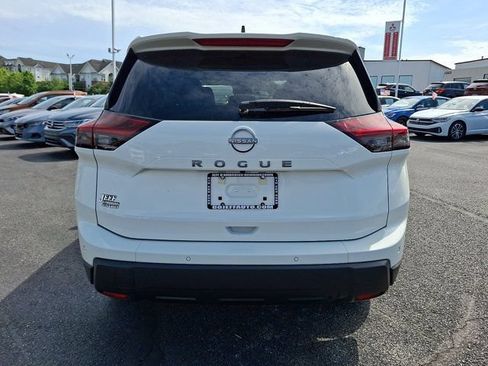 Used 2025 Nissan Rogue S FWD image 7