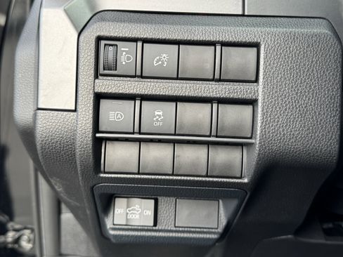 Used 2025 Toyota Tacoma SR5 image 29