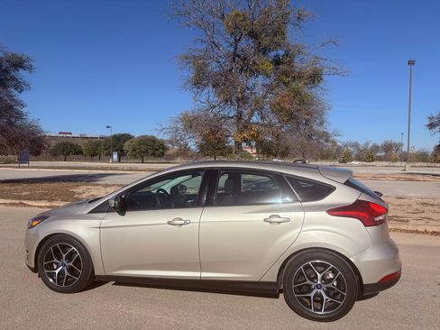 Used 2018 Ford Focus SEL image 2
