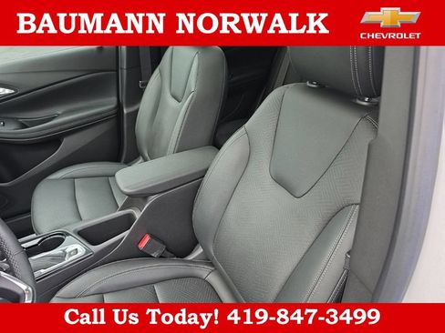 Used 2022 Buick Encore GX Essence w/ Experience Buick Package AWD/4WD image 32