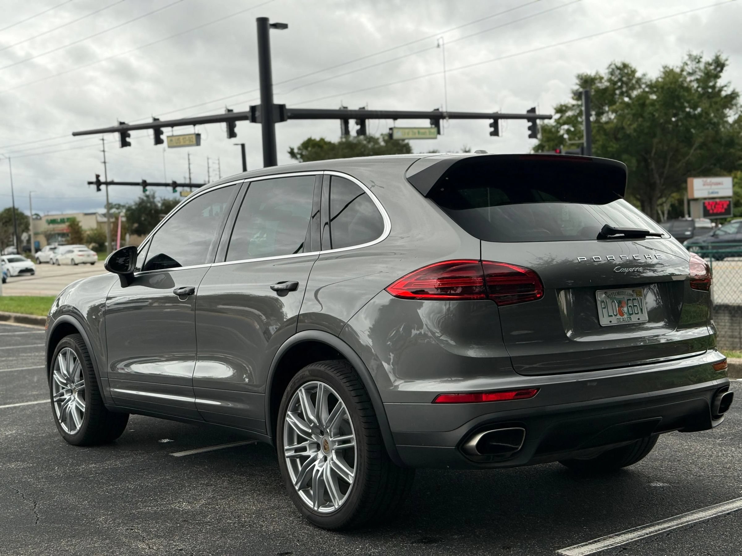 Used 2016 Porsche Cayenne AWD/4WD image 7