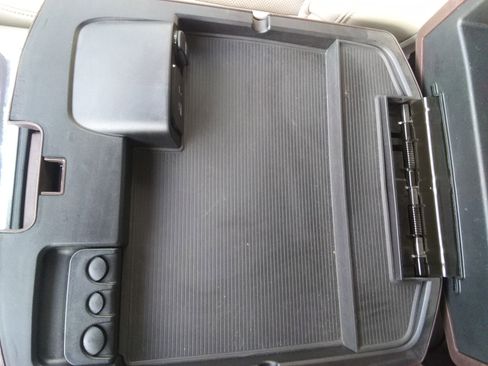 Used 2017 RAM 1500 Laramie w/ Convenience Group image 16