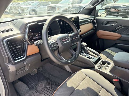 Used 2026 GMC Canyon AT4 AWD/4WD image 17