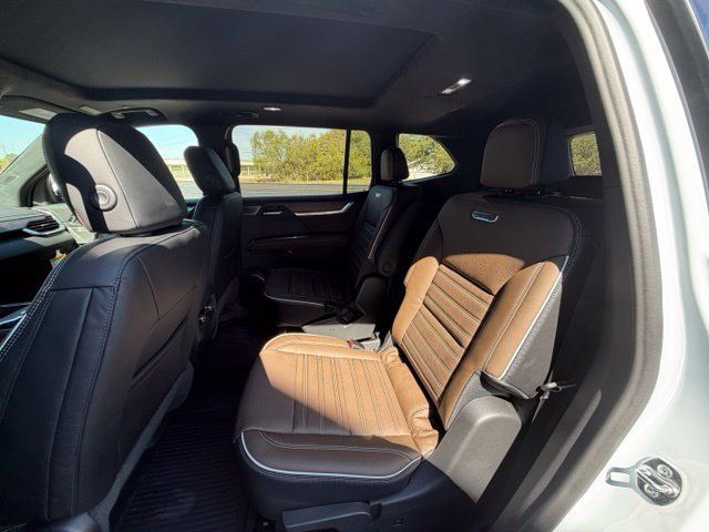 New 2027 GMC Acadia Denali Ultimate w/ LPO, Floor Liner Package AWD/4WD image 15