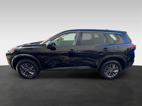 Used 2023 Nissan Rogue S image 3