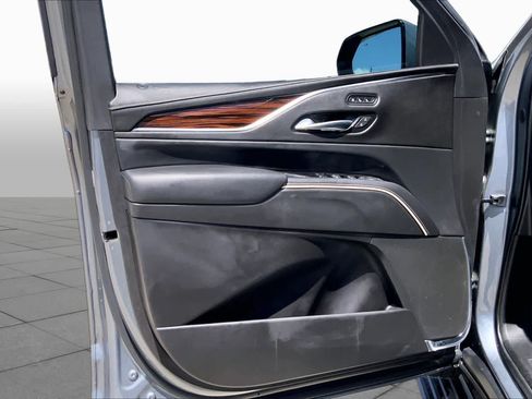 Used 2022 Cadillac Escalade Premium Luxury w/ Performance Package AWD/4WD image 22