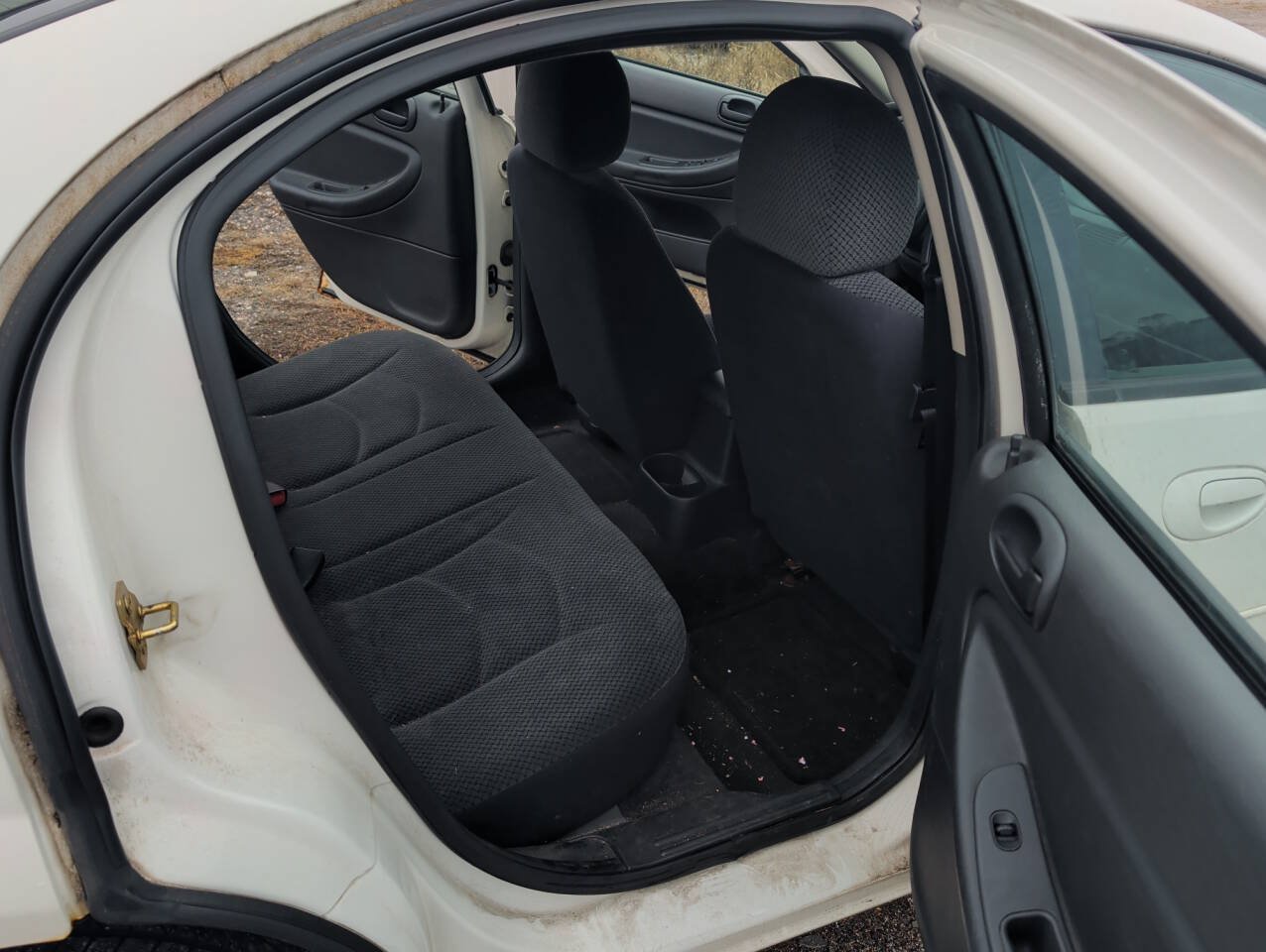 Used 2005 Dodge Stratus SXT FWD image 25