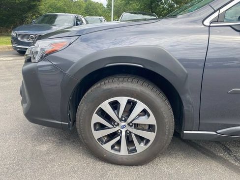 Used 2024 Subaru Outback Premium AWD/4WD image 9