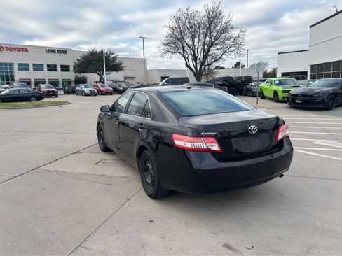 Used 2010 Toyota Camry XLE image 5