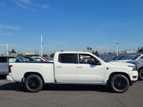New 2026 Nissan Frontier SV image 8