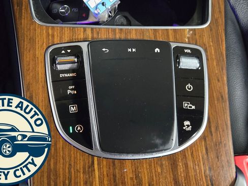 Used 2022 Mercedes-Benz GLC 300 4MATIC image 17