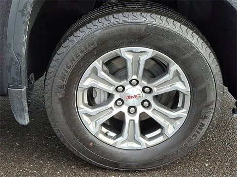 Used 2025 GMC Sierra 1500 SLT image 8