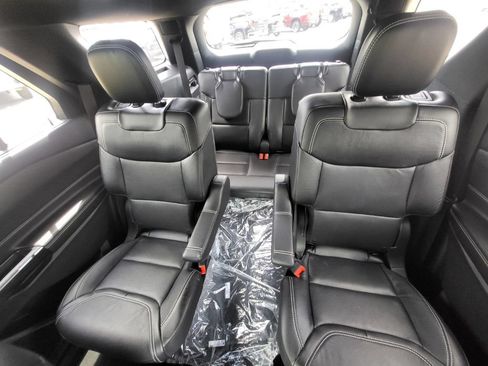 Used 2023 Ford Explorer ST w/ Equipment Group 401A AWD/4WD image 15
