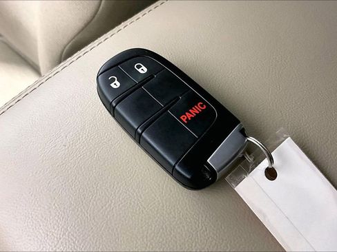 Used 2019 Dodge Durango SXT image 13