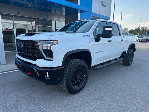 Used 2026 Chevrolet Silverado 2500 ZR2 AWD/4WD image 1