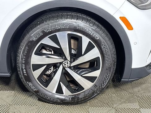 Certified 2024 Volkswagen ID.4 2WD image 24