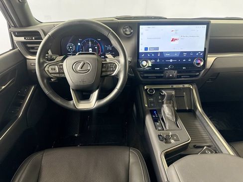 Used 2024 Lexus GX 550 w/ Cold Area Package AWD/4WD image 27