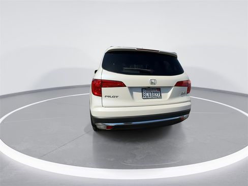 Used 2018 Honda Pilot Elite image 12